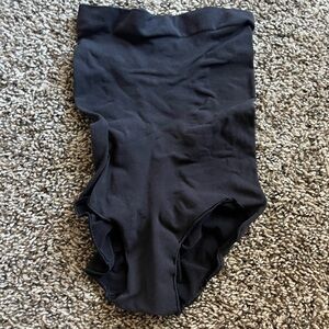 SKIMS Black Shapewear
